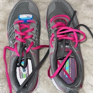 sketchers sneakers